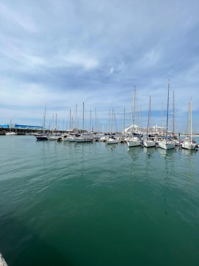 Kasia Porta Sul Mare Di Livorno Free Parking Kültér fotó
