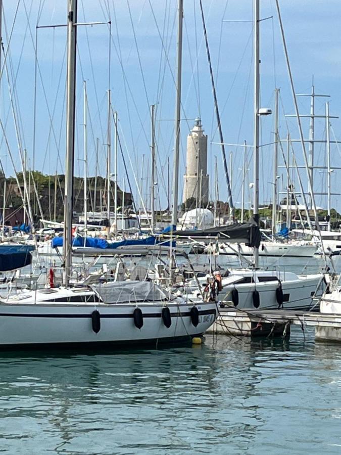 Kasia Porta Sul Mare Di Livorno Free Parking Kültér fotó
