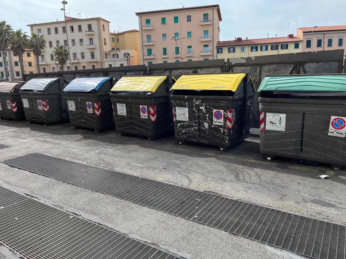 Kasia Porta Sul Mare Di Livorno Free Parking Kültér fotó