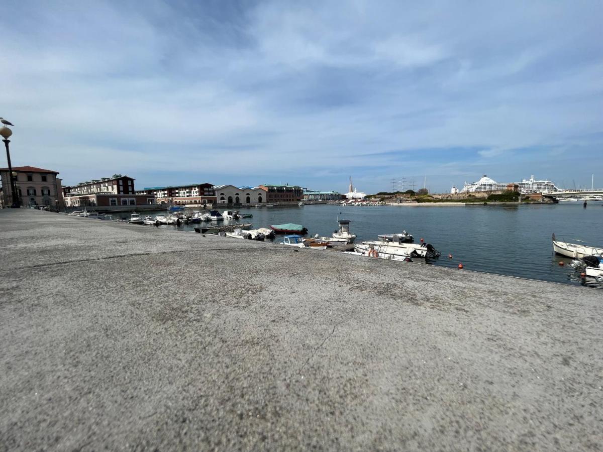 Kasia Porta Sul Mare Di Livorno Free Parking Kültér fotó